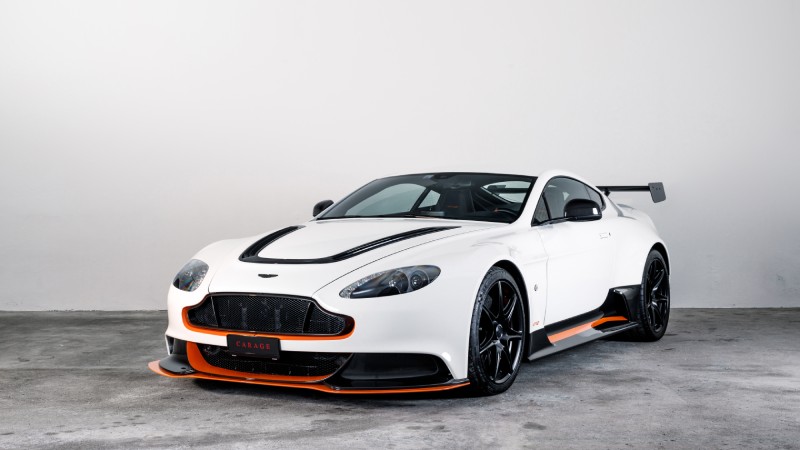 Aston Martin Vantage V12