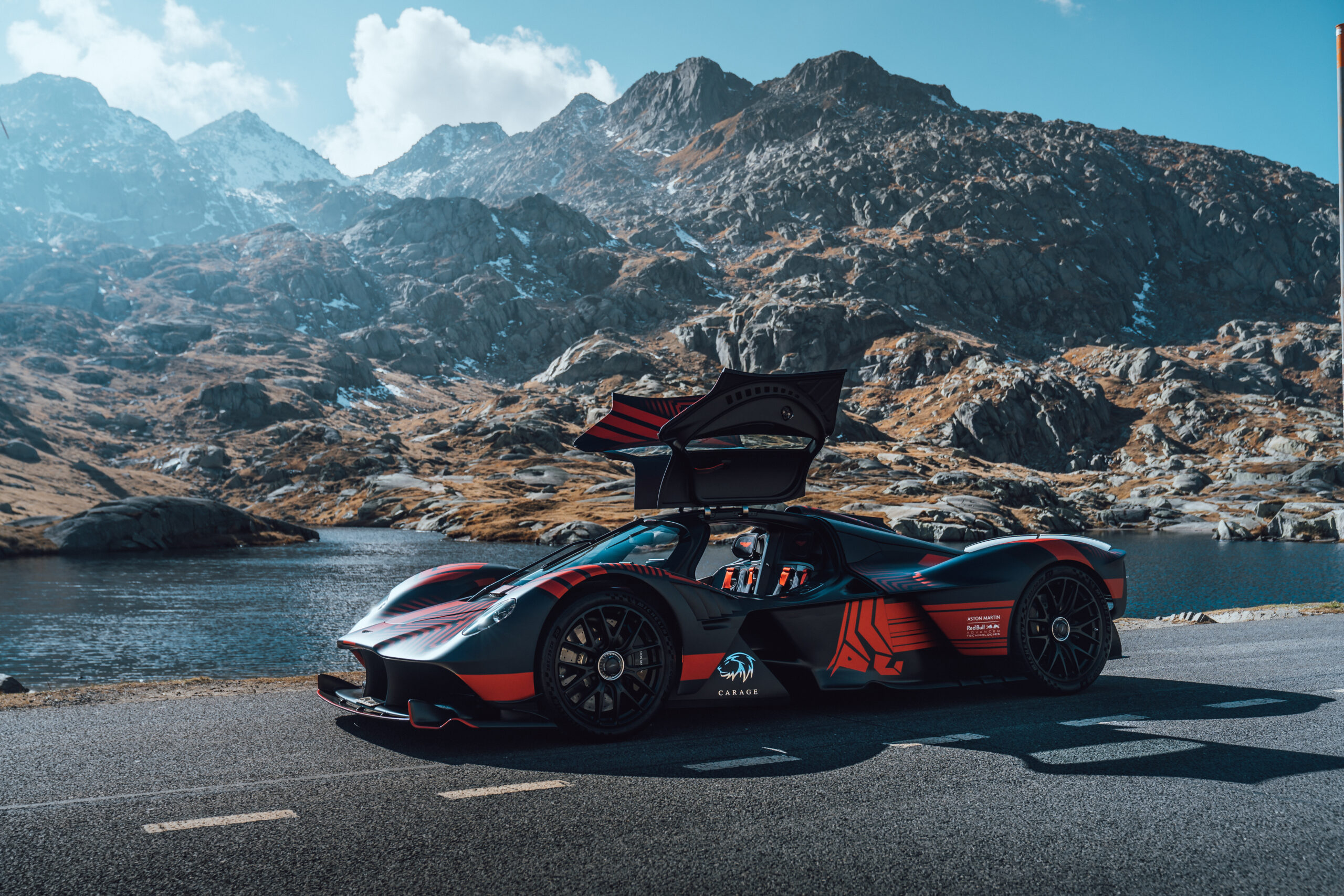 ASTON MARTIN VALKRIYE SIGNATURE EDITION